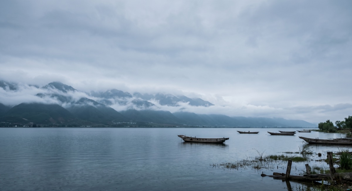 烟雨洱海